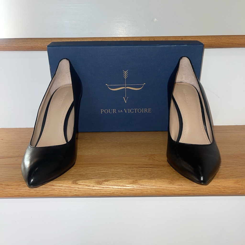 Pour La Victoire Classic Black Heels